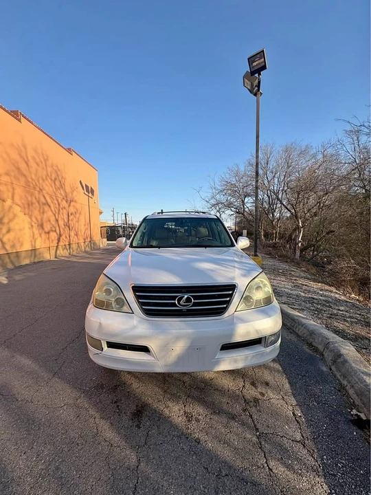 2004 Lexus GX 1st Gen - Image 2 of 8
