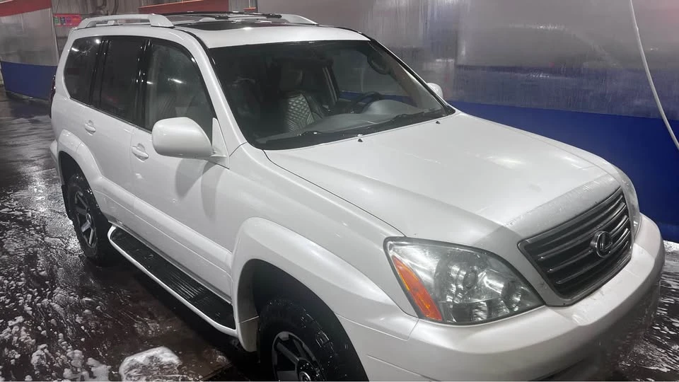 2004 Lexus GX 1st Gen - Image 2 of 12