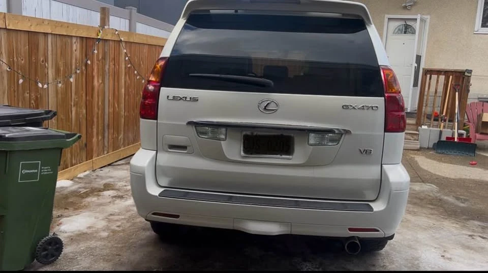 2004 Lexus GX 1st Gen - Image 11 of 12