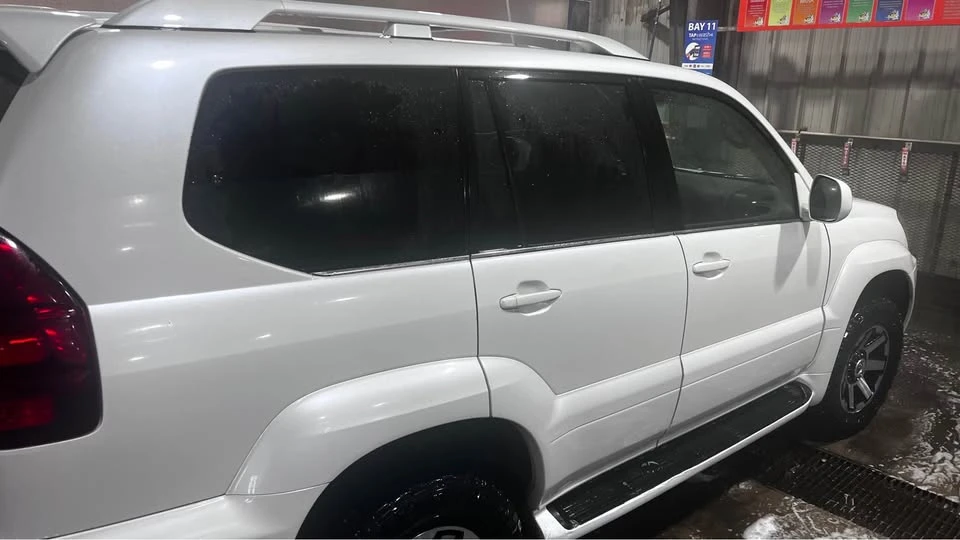 2004 Lexus GX 1st Gen - Image 3 of 12
