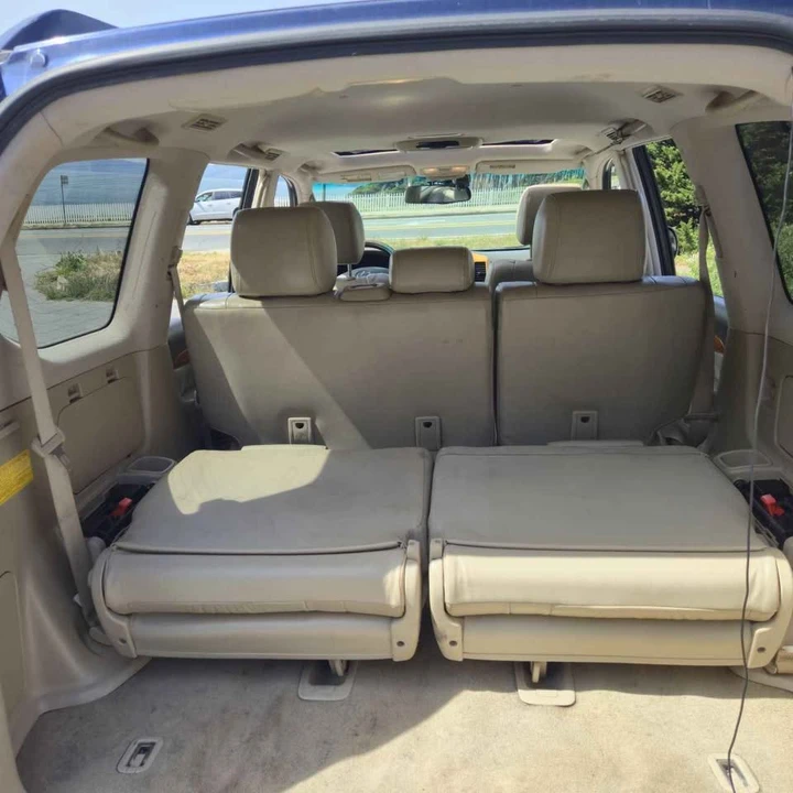 2004 Lexus GX 1st Gen - Image 10 of 11