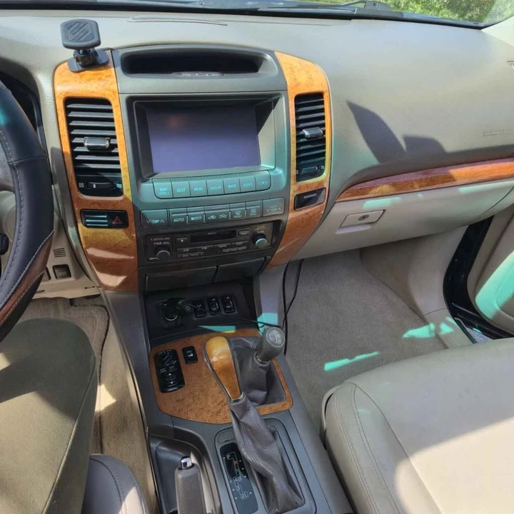 2004 Lexus GX 1st Gen - Image 7 of 11