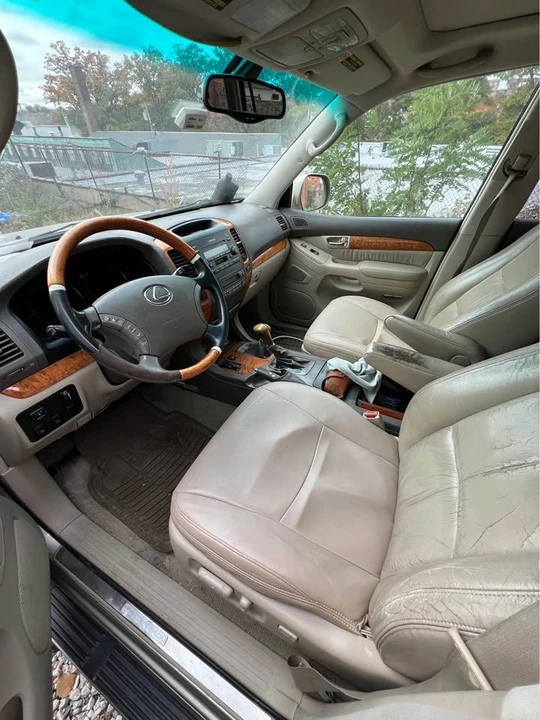 2004 Lexus GX 1st Gen - Image 6 of 9