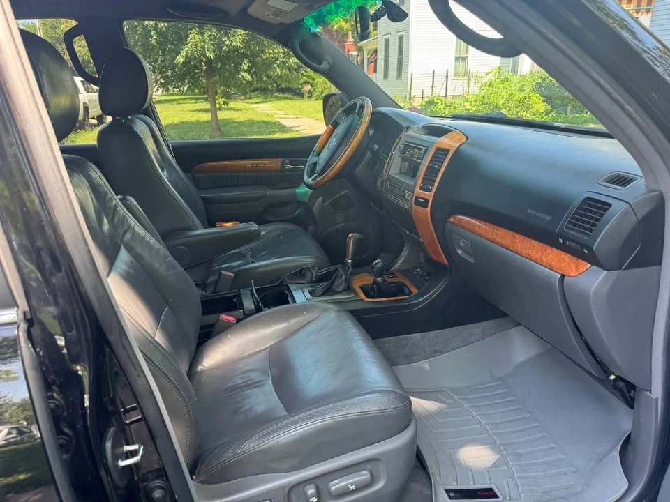 2004 Lexus GX 1st Gen - Image 11 of 12