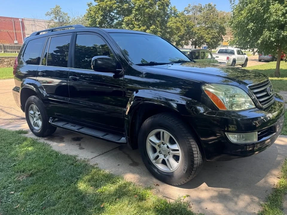 2004 Lexus GX 1st Gen - Image 2 of 12