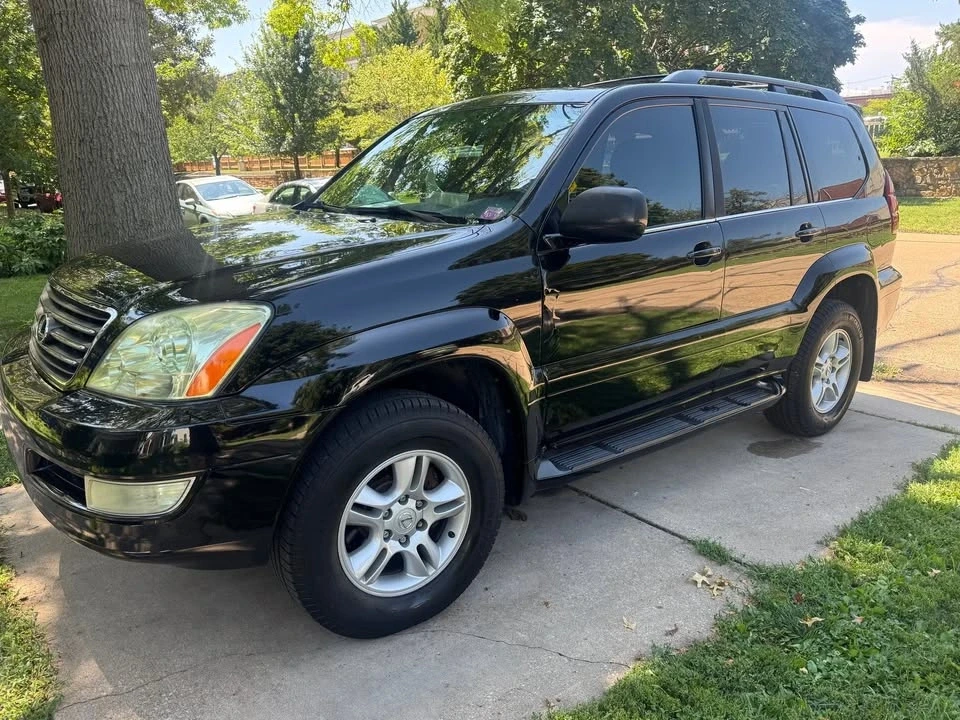 2004 Lexus GX 1st Gen - Image 3 of 12