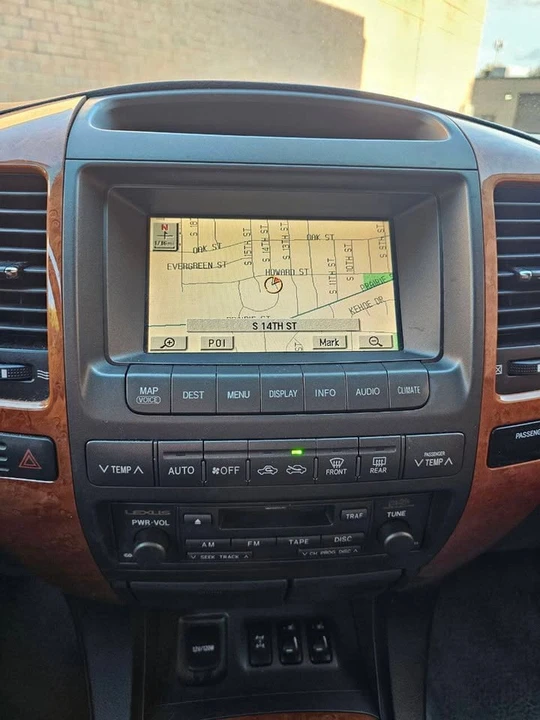 2004 Lexus GX 1st Gen - Image 14 of 18