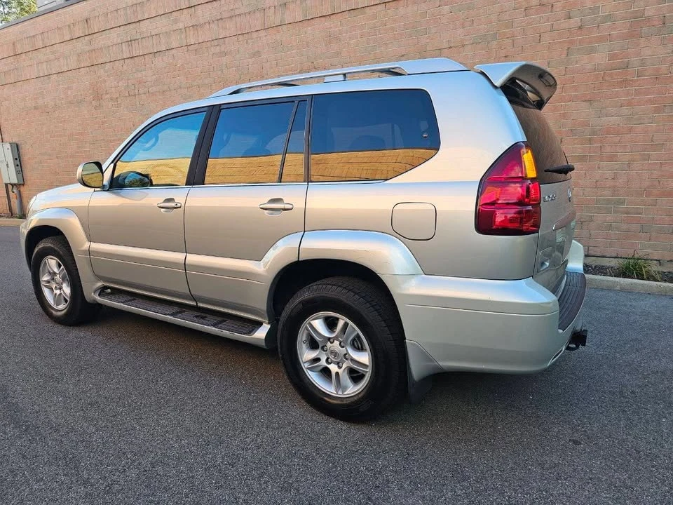 2004 Lexus GX 1st Gen - Image 7 of 18