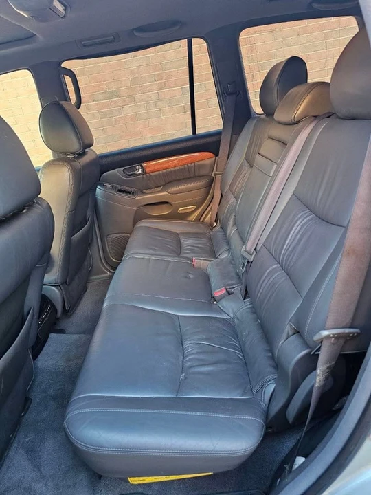 2004 Lexus GX 1st Gen - Image 12 of 18