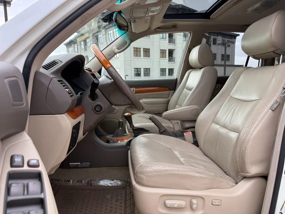 2004 Lexus GX 1st Gen - Image 6 of 19