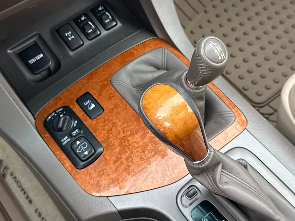 2004 Lexus GX 1st Gen - Image 16 of 19