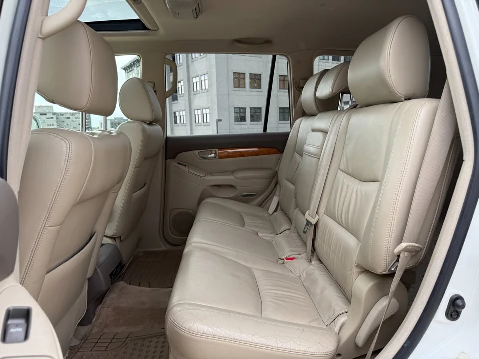 2004 Lexus GX 1st Gen - Image 7 of 19