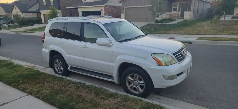 2004 Lexus GX 1st Gen - Image 5 of 12