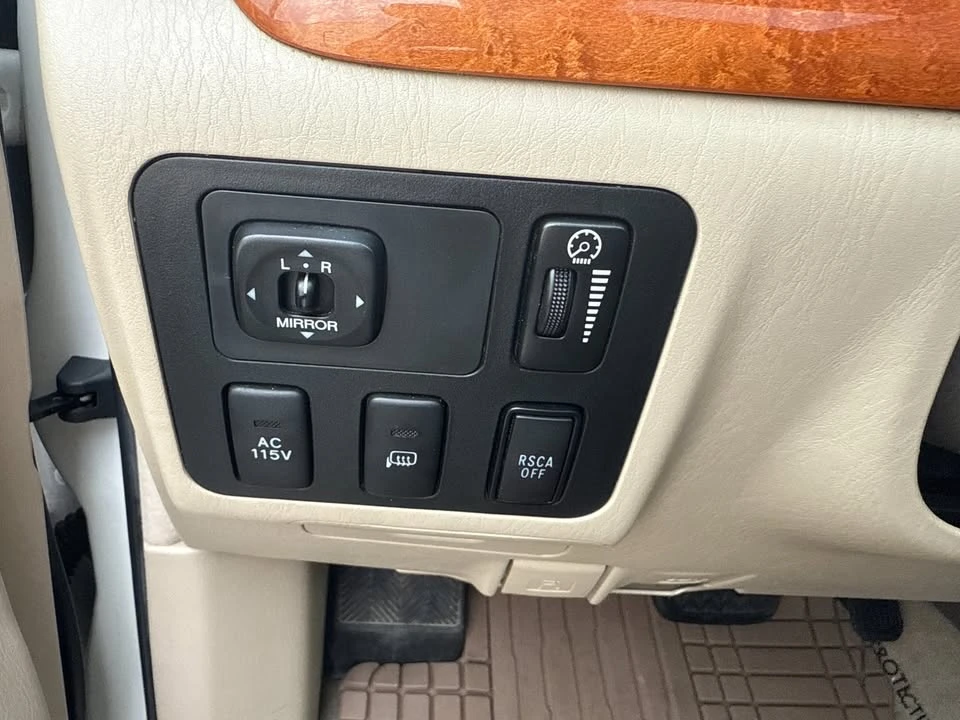 2004 Lexus GX 1st Gen - Image 13 of 19