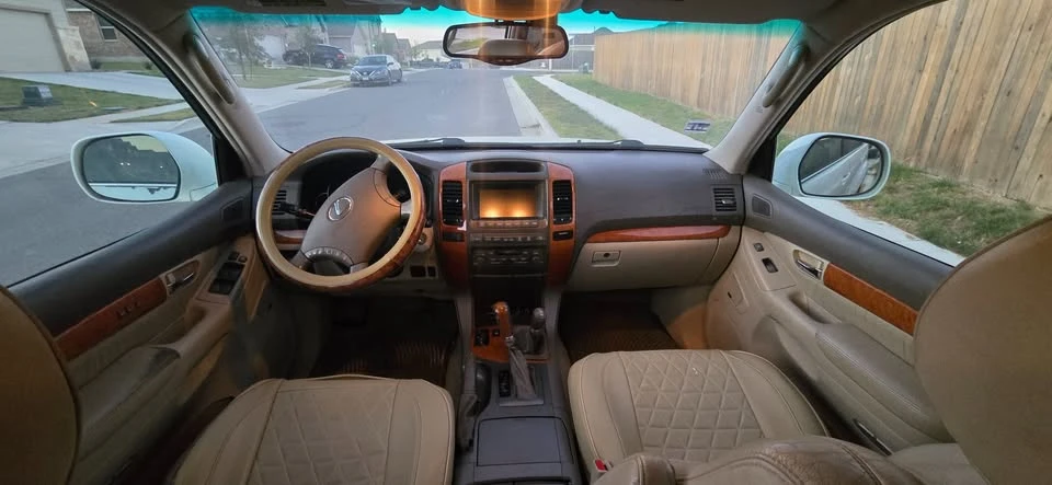 2004 Lexus GX 1st Gen - Image 8 of 12