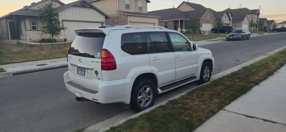 2004 Lexus GX 1st Gen - Image 6 of 12