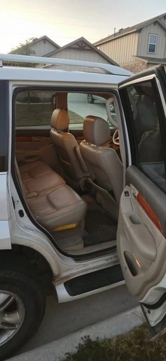 2004 Lexus GX 1st Gen - Image 10 of 12