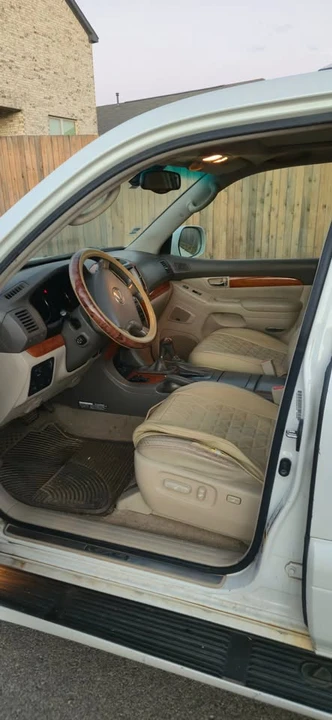2004 Lexus GX 1st Gen - Image 7 of 12