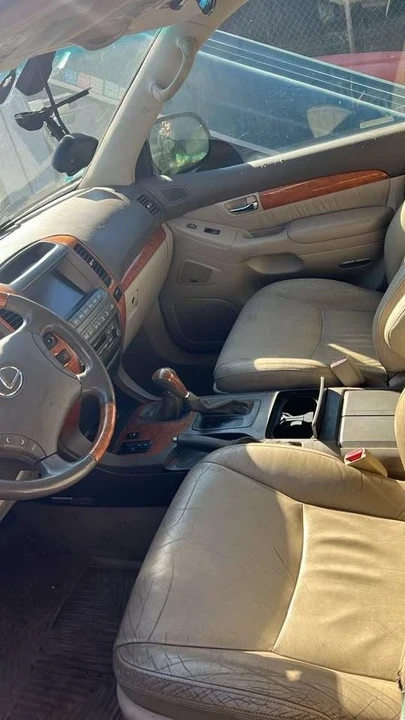 2004 Lexus GX 1st Gen - Image 5 of 8