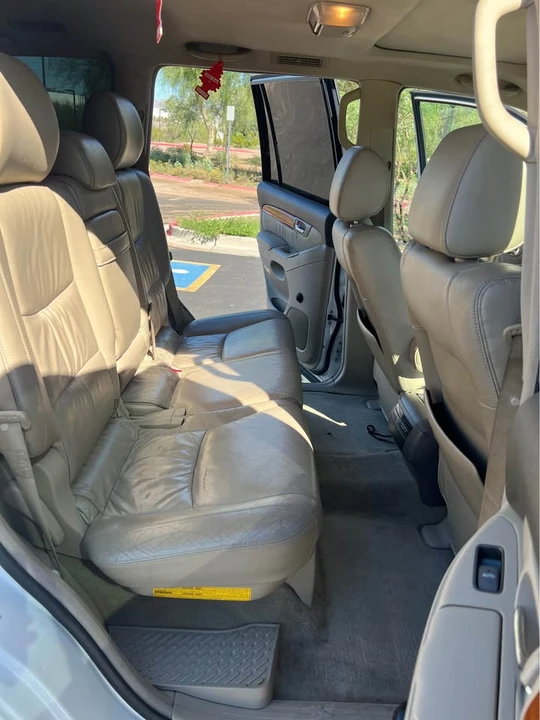2004 Lexus GX 1st Gen - Image 4 of 8