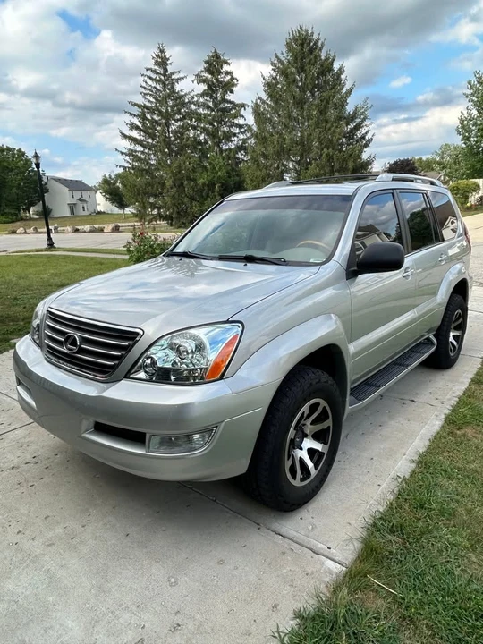 2004 Lexus GX 1st Gen - Image 5 of 10