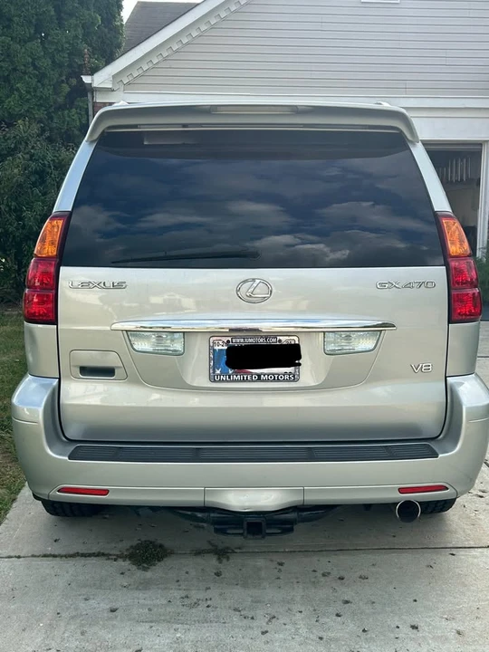 2004 Lexus GX 1st Gen - Image 3 of 10