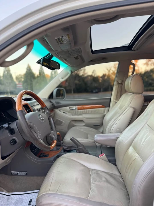 2004 Lexus GX 1st Gen - Image 4 of 10