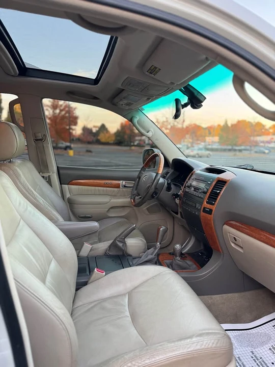 2004 Lexus GX 1st Gen - Image 6 of 10