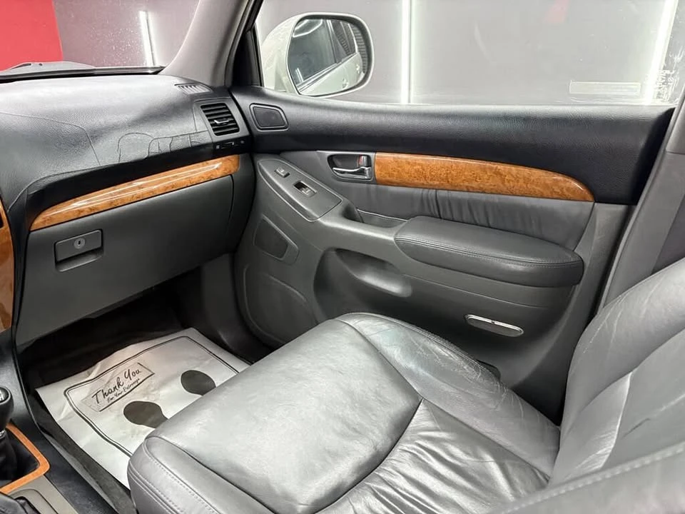 2004 Lexus GX 1st Gen - Image 14 of 19