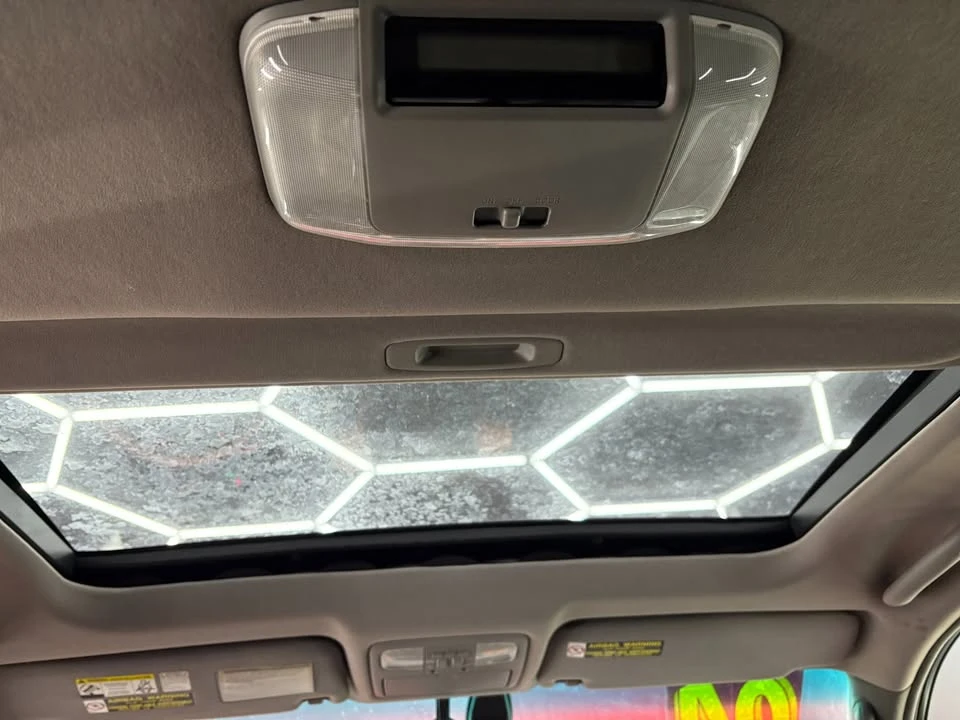 2004 Lexus GX 1st Gen - Image 12 of 20