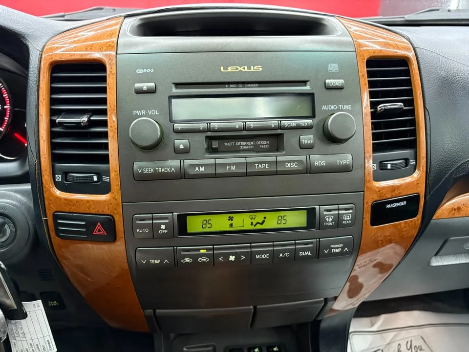 2004 Lexus GX 1st Gen - Image 17 of 20