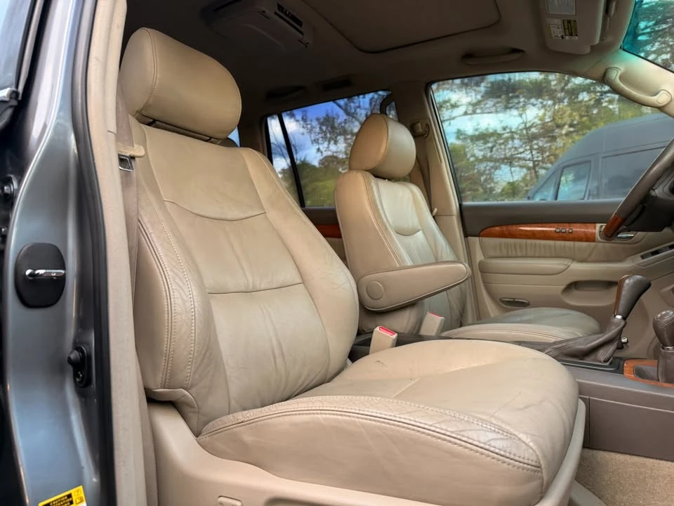 2004 Lexus GX 1st Gen - Image 16 of 20