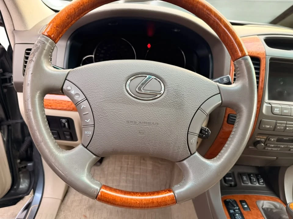 2004 Lexus GX 1st Gen - Image 11 of 20