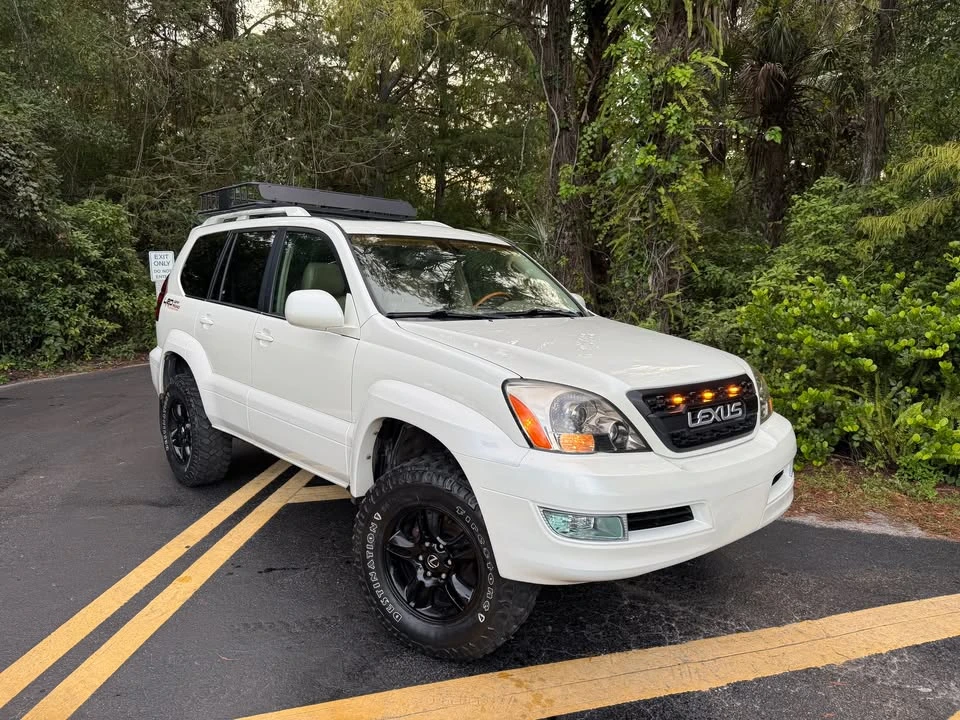 2004 Lexus GX 1st Gen - Image 5 of 18