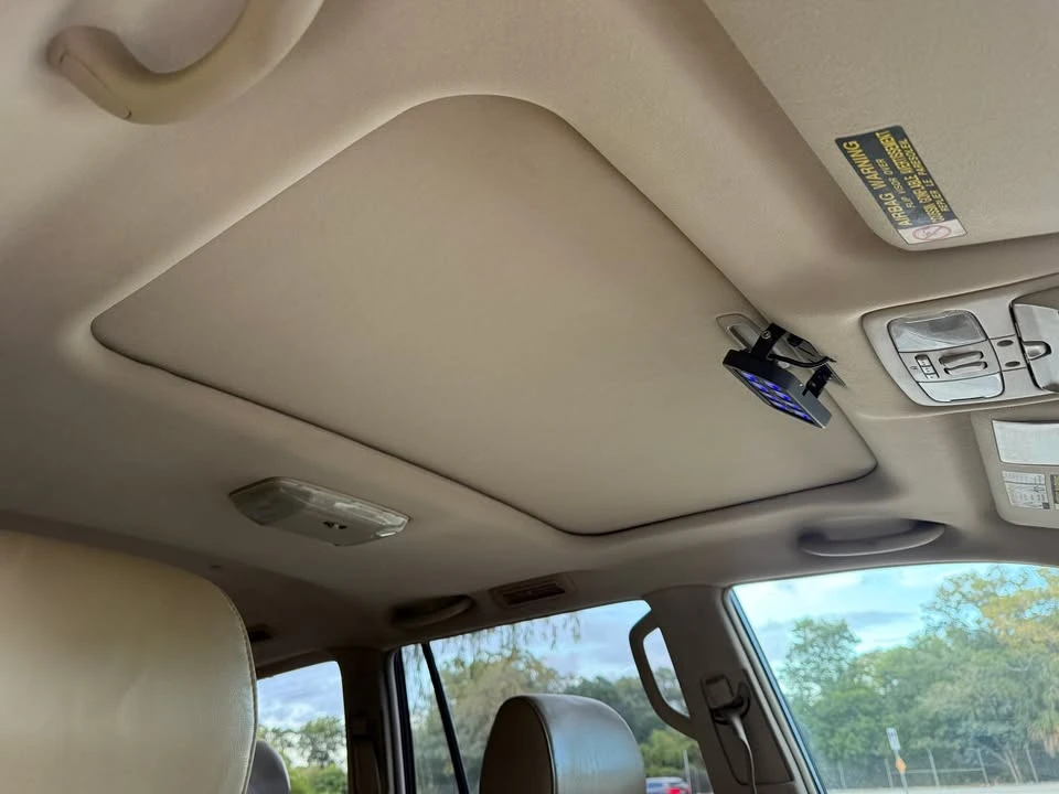 2004 Lexus GX 1st Gen - Image 13 of 18