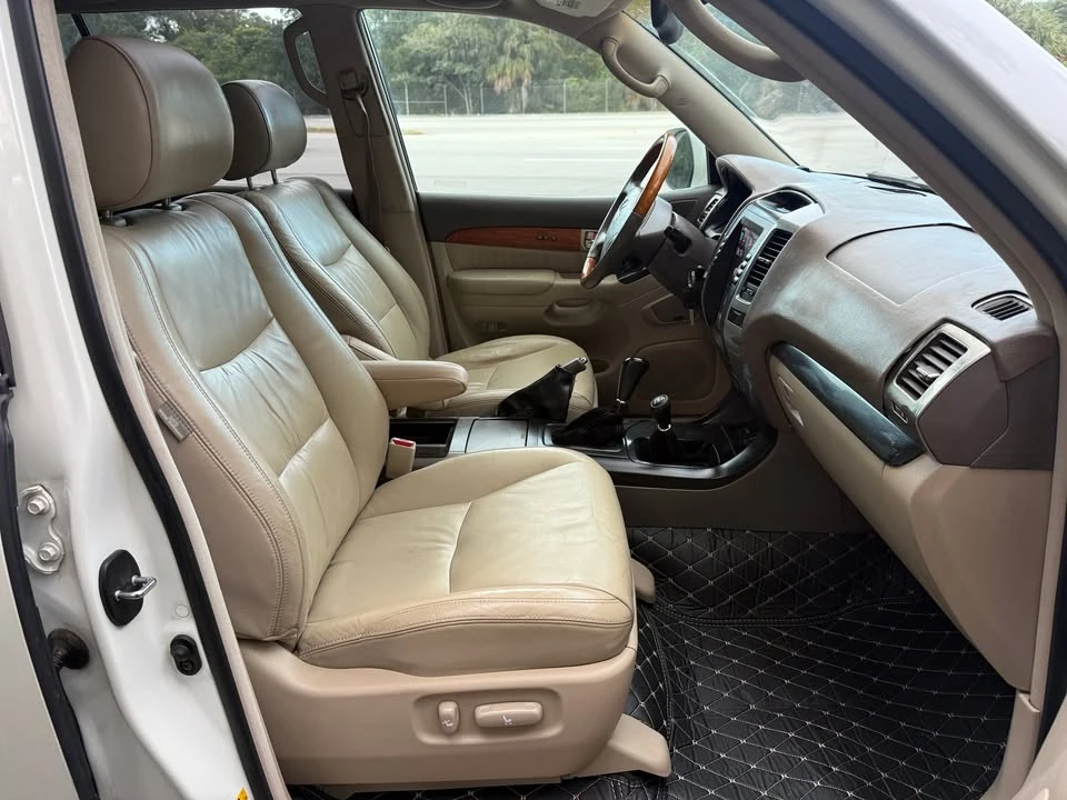 2004 Lexus GX 1st Gen - Image 10 of 18