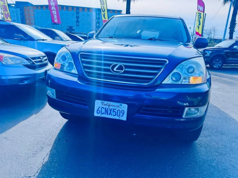 2004 Lexus GX 1st Gen - Image 3 of 9