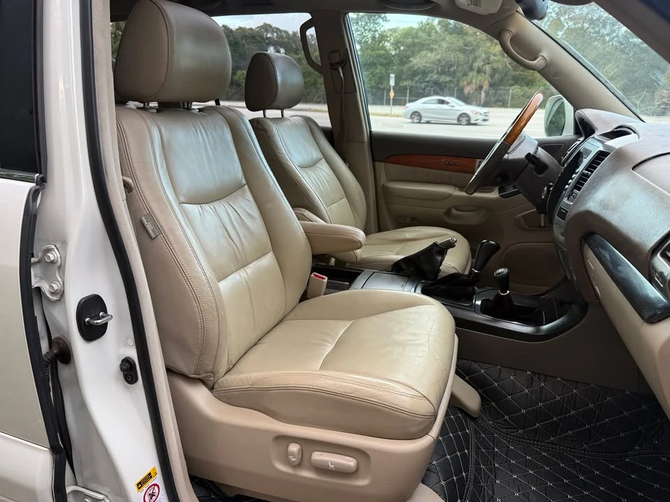 2004 Lexus GX 1st Gen - Image 11 of 18