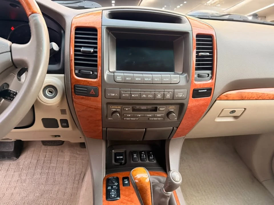 2004 Lexus GX 1st Gen - Image 12 of 20