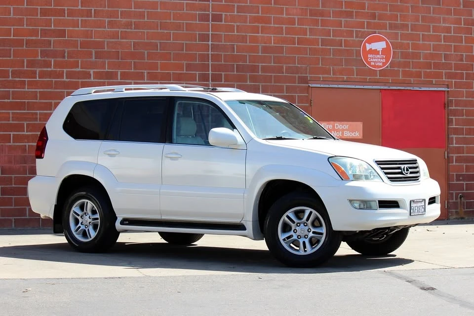 2004 Lexus GX 1st Gen - Image 4 of 20