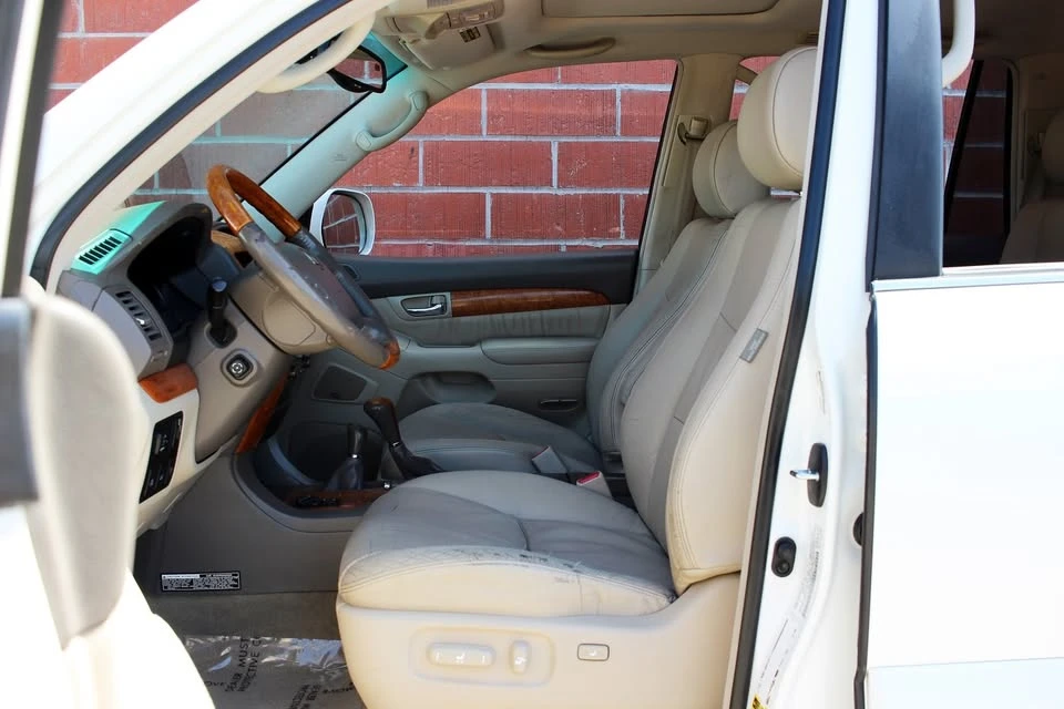2004 Lexus GX 1st Gen - Image 7 of 20