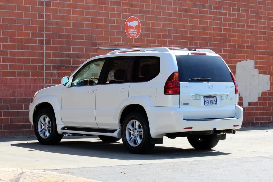 2004 Lexus GX 1st Gen - Image 5 of 20