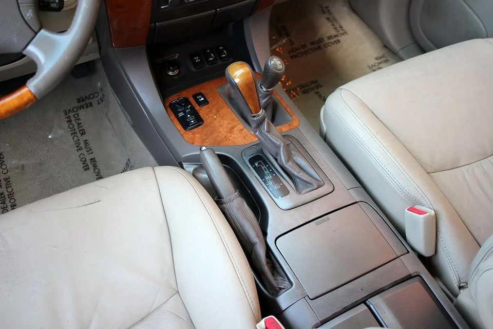 2004 Lexus GX 1st Gen - Image 11 of 20