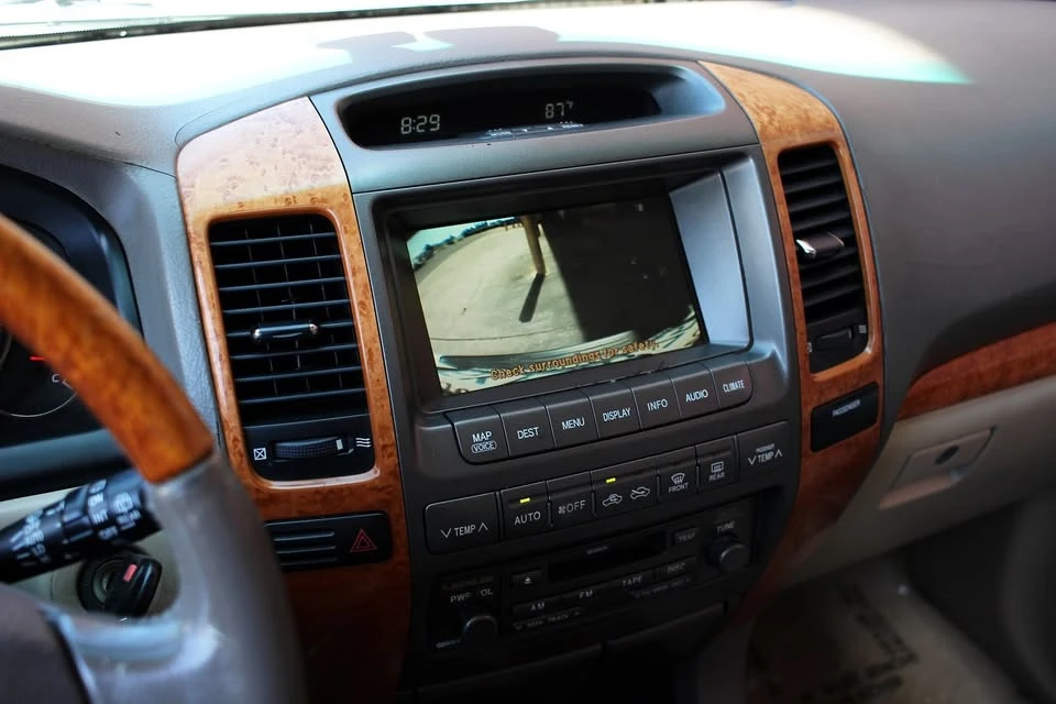 2004 Lexus GX 1st Gen - Image 15 of 20