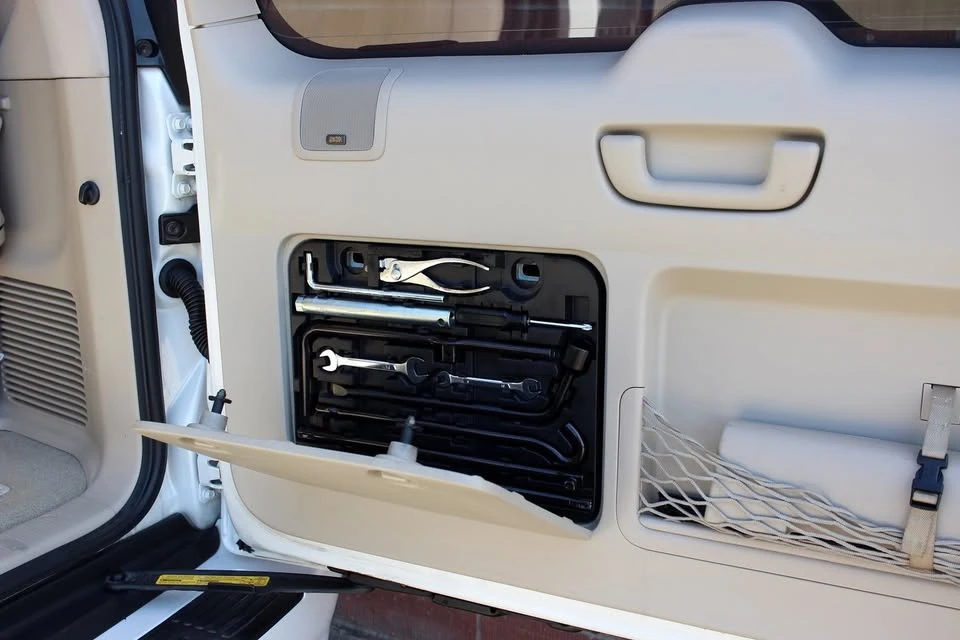 2004 Lexus GX 1st Gen - Image 18 of 20