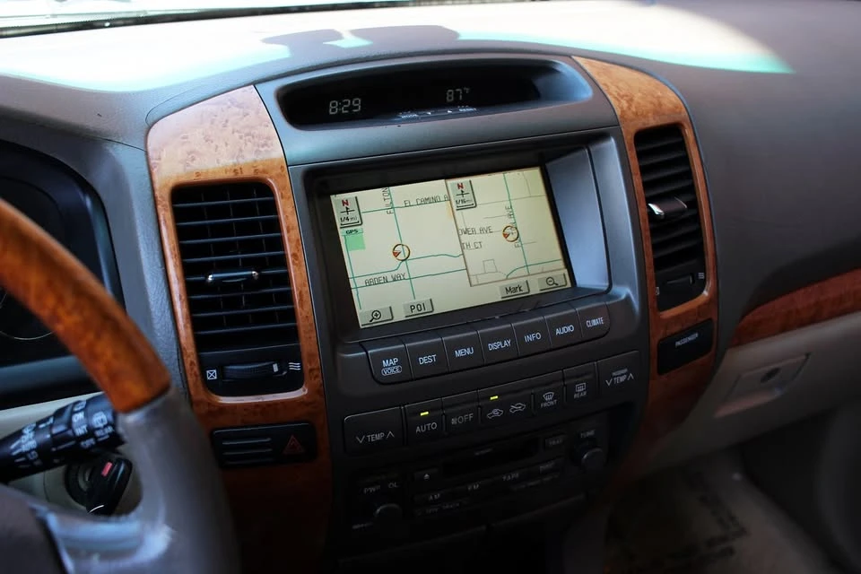 2004 Lexus GX 1st Gen - Image 14 of 20