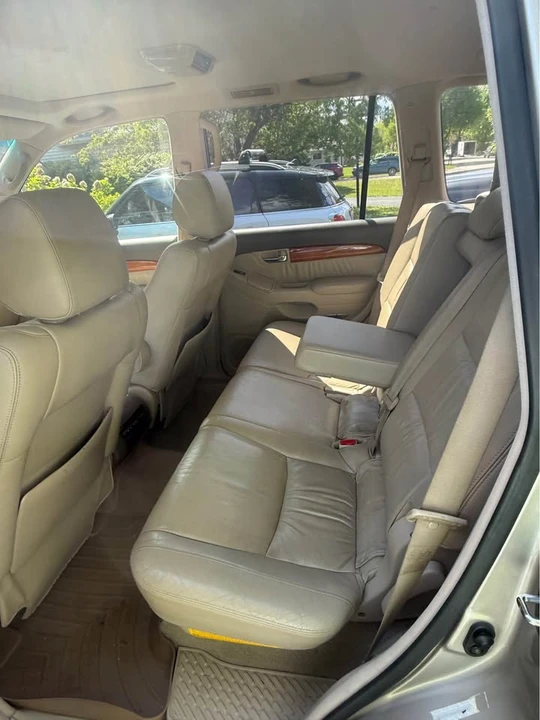 2004 Lexus GX 1st Gen - Image 4 of 9