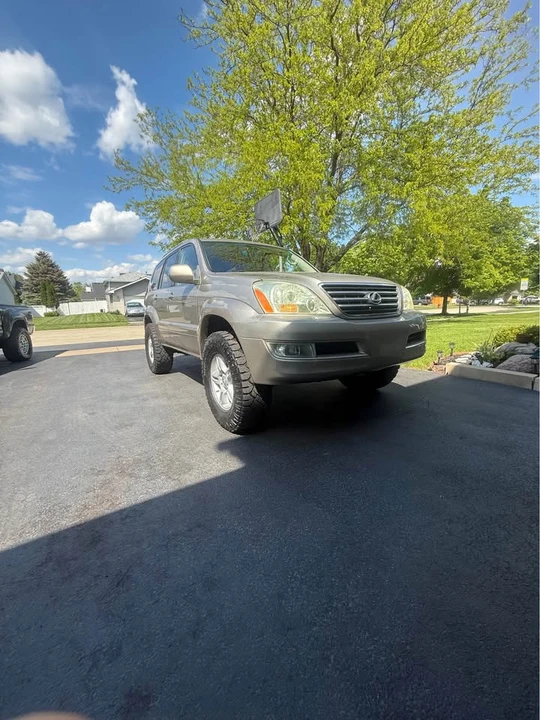 2004 Lexus GX 1st Gen - Image 9 of 9