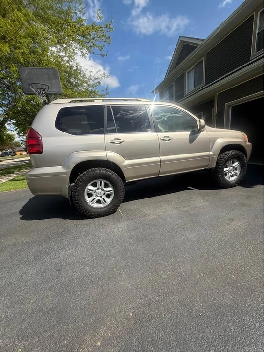 2004 Lexus GX 1st Gen - Image 8 of 9