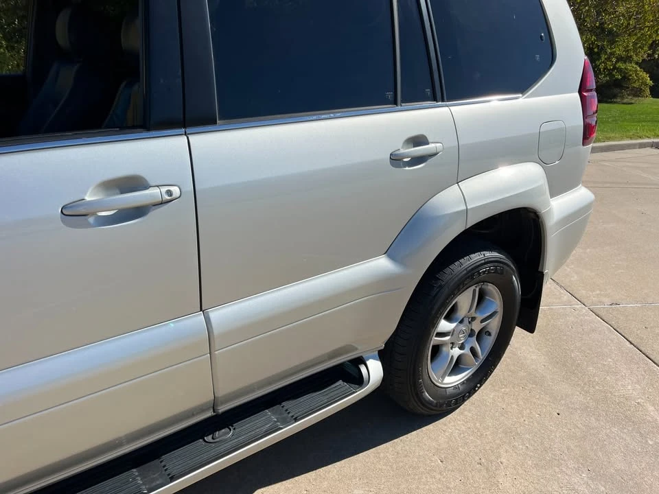 2004 Lexus GX 1st Gen - Image 10 of 20